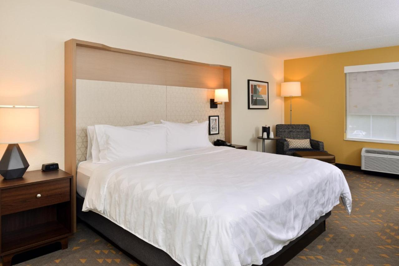 Holiday Inn Hotel & Suites Overland Park-Convention Center By Ihg Экстерьер фото
