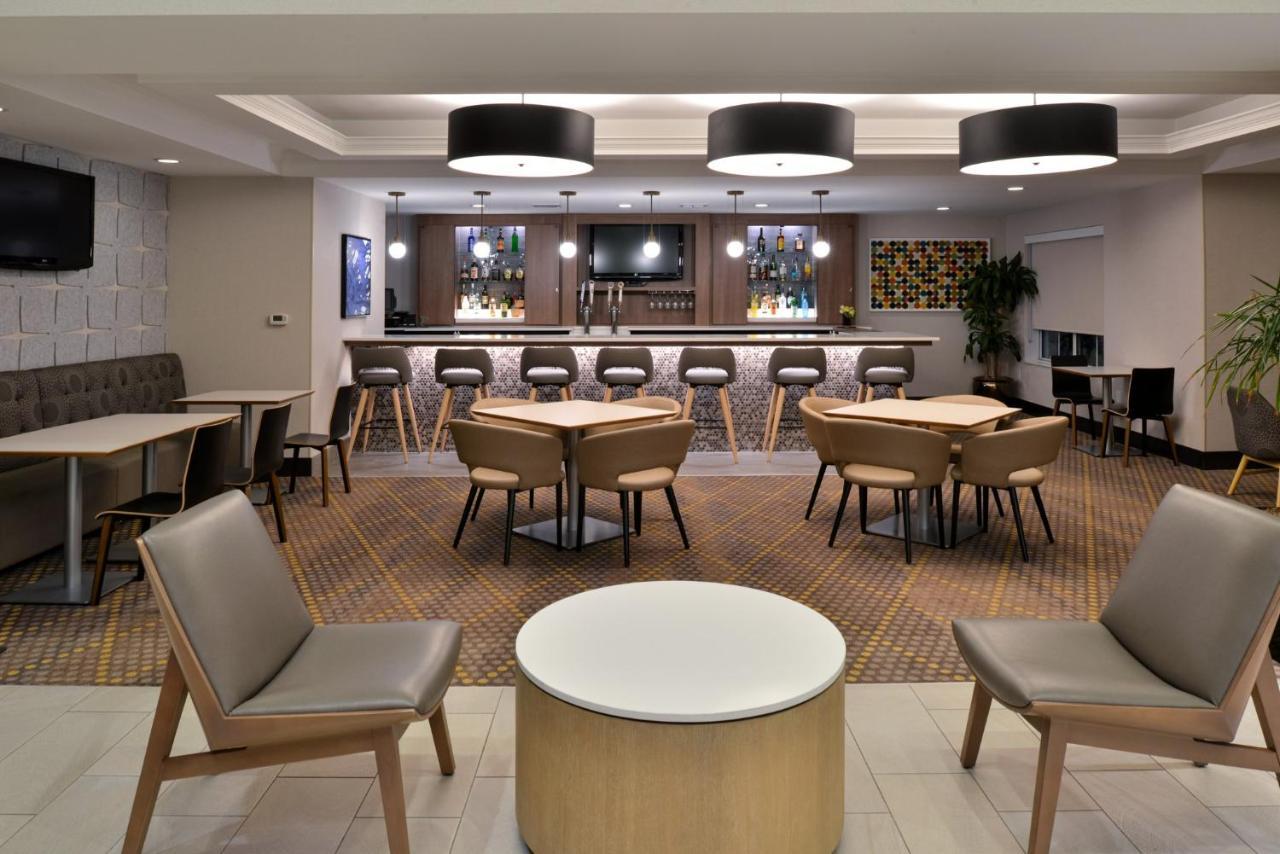 Holiday Inn Hotel & Suites Overland Park-Convention Center By Ihg Экстерьер фото