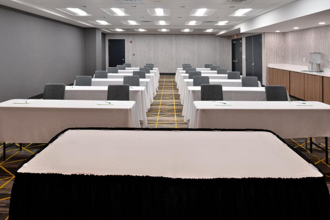 Holiday Inn Hotel & Suites Overland Park-Convention Center By Ihg Экстерьер фото