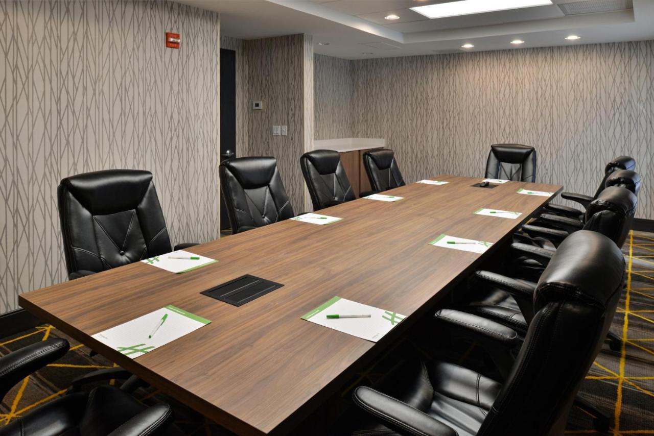Holiday Inn Hotel & Suites Overland Park-Convention Center By Ihg Экстерьер фото