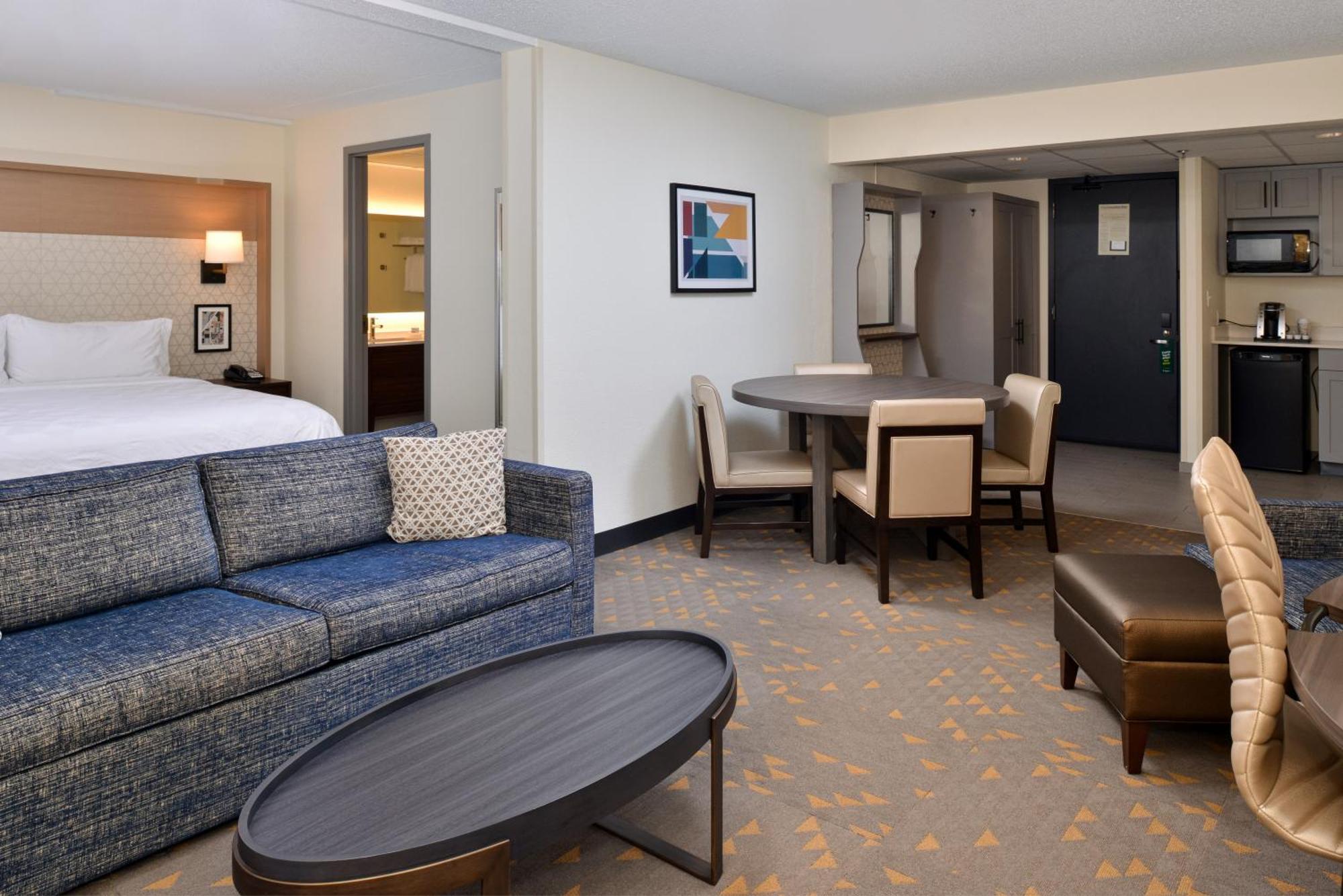 Holiday Inn Hotel & Suites Overland Park-Convention Center By Ihg Экстерьер фото